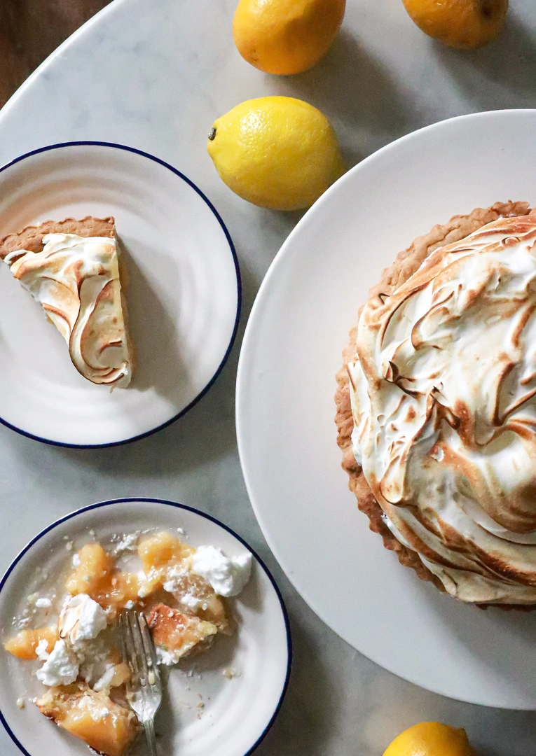 An Easy Home-Made Lemon Meringue Pie | Recipe Book