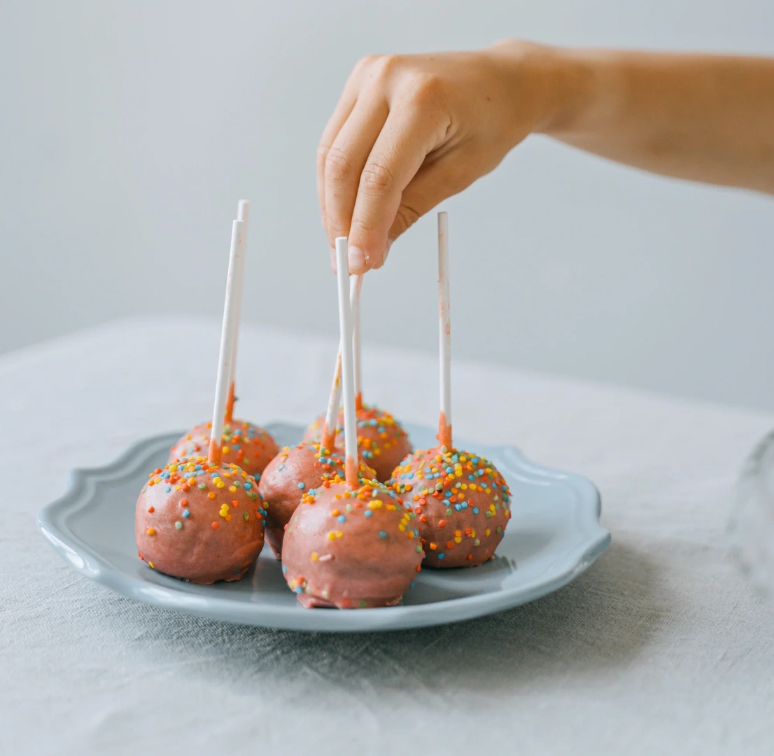 Delicious & Easy Cake Pop Recipe For Bakers | Recipe Book